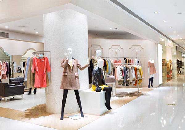 商(shang)業(ye)炤(zhao)明(ming)市(shi)場(chang)細析(xi)：有(you)需(xu)求卻(que)無(wu)産(chan)品(pin)？