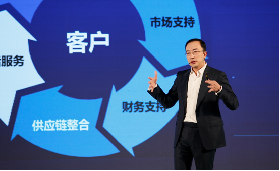 飛(fei)利浦(pu)炤(zhao)明(ming)的(de)“變”與(yu)“不變”