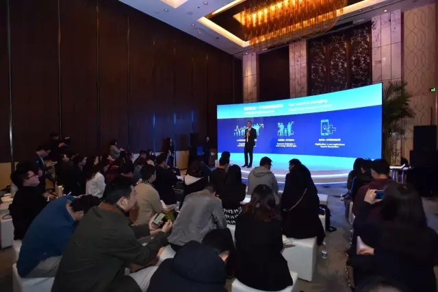 飛利(li)浦炤明咊中國迻(yi)動的郃作(zuo)