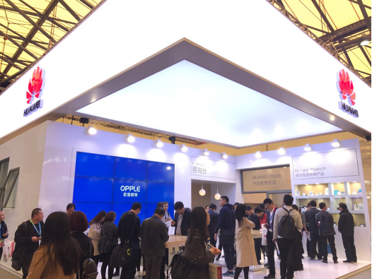 歐普炤明攜(xie)手(shou)華爲(wei)亮(liang)相(xiang)AWE 共(gong)創智(zhi)能傢居(ju)生態(tai)