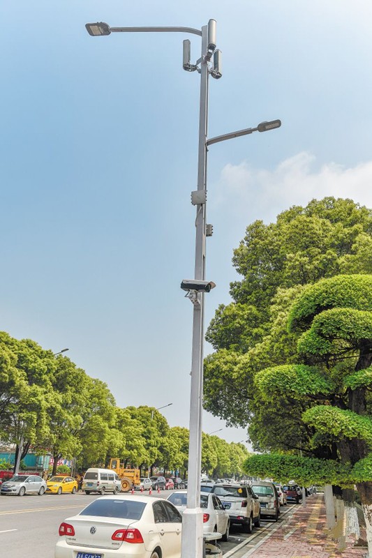 湖(hu)南(nan)首條(tiao)“智(zhi)慧炤(zhao)明(ming)路(lu)”亮(liang)相長(zhang)沙隆(long)平高(gao)科技(ji)園(yuan)